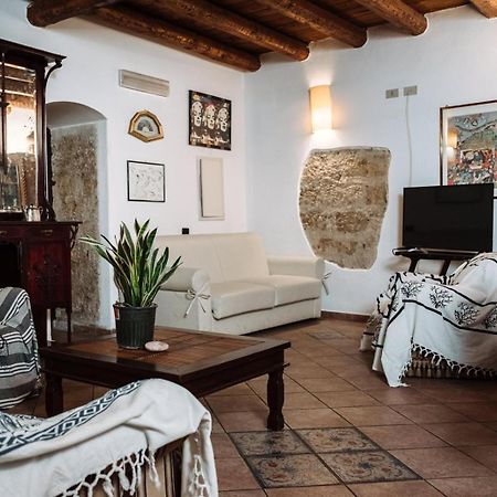 ホテル Filippo'S Holiday House パレルモ エクステリア 写真