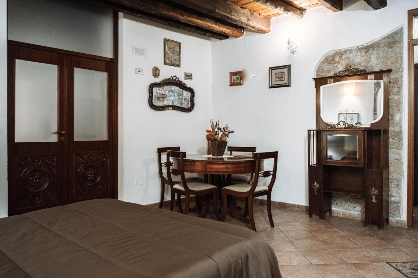 ホテル Filippo'S Holiday House パレルモ エクステリア 写真